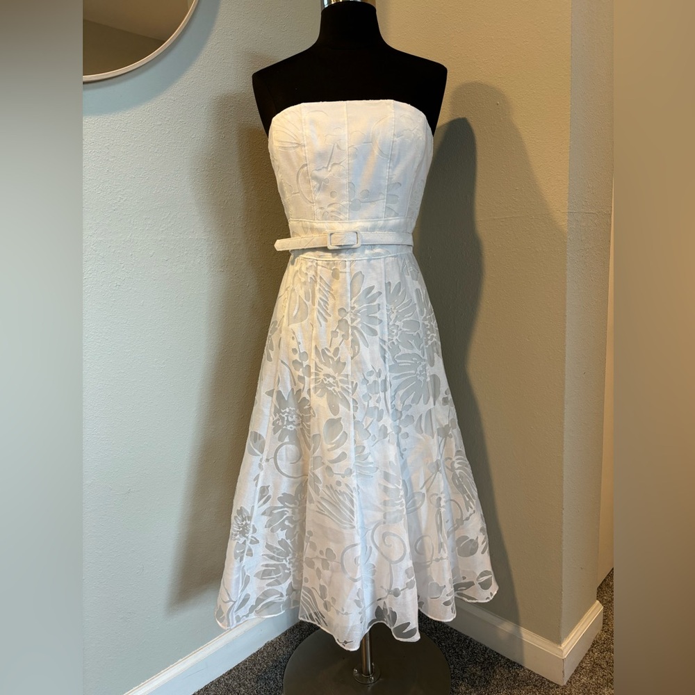 Stunning White House Black Market strapless dress for wedding, dance, occasion.